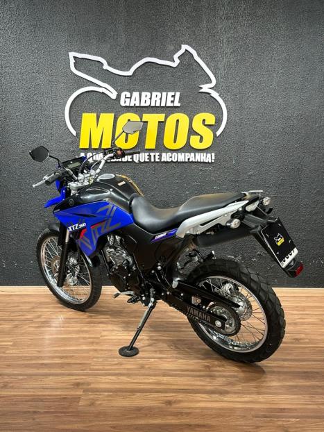 YAMAHA XTZ 250 LANDER, Foto 5