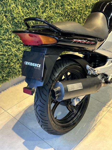 YAMAHA YS Fazer 250 , Foto 3
