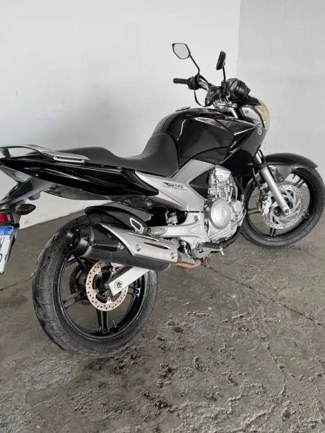 YAMAHA YS Fazer 250 , Foto 3