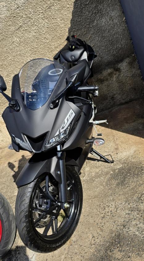 YAMAHA YZF R15 150 ABS, Foto 3