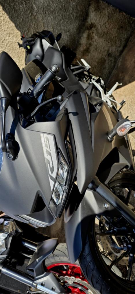 YAMAHA YZF R15 150 ABS, Foto 4