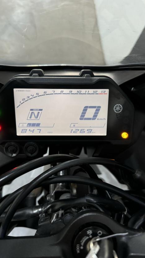 YAMAHA YZF R3 320 ABS, Foto 3