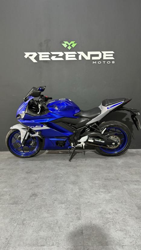 YAMAHA YZF R3 320 ABS, Foto 4