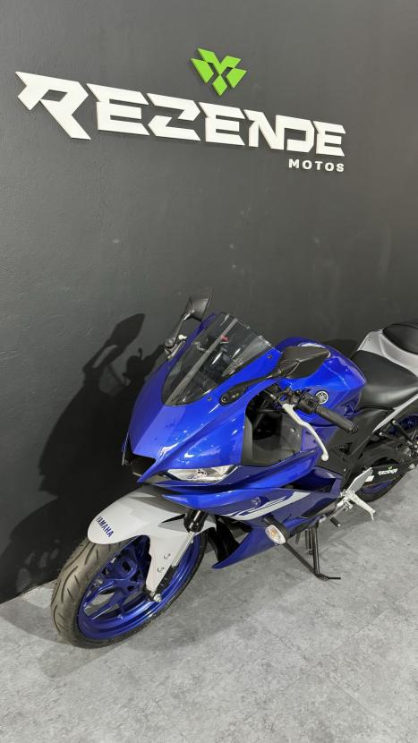 YAMAHA YZF R3 320 ABS, Foto 8