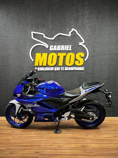 YAMAHA YZF R3 320 ABS, Foto 2