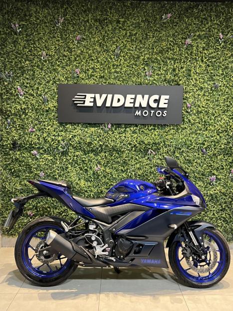 YAMAHA YZF R3 320 ABS, Foto 2