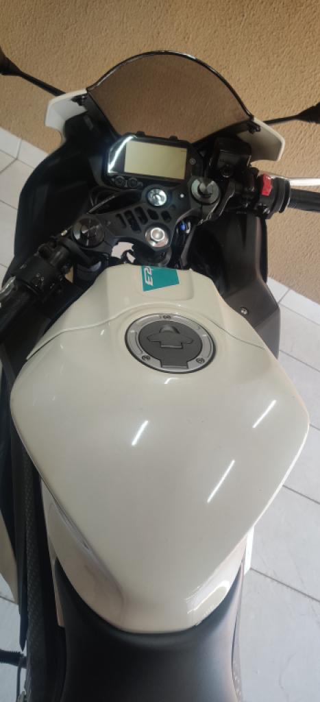 YAMAHA YZF R3 320 ABS, Foto 2
