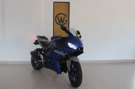YAMAHA YZF R3 320 ABS, Foto 4