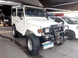 TOYOTA Bandeirante 3.7 4X4 DIESEL TETO RGIDO