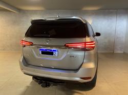 TOYOTA Hilux SW4 2.8 4P SRX 4X4 TURBO DIESEL AUTOM�TICO