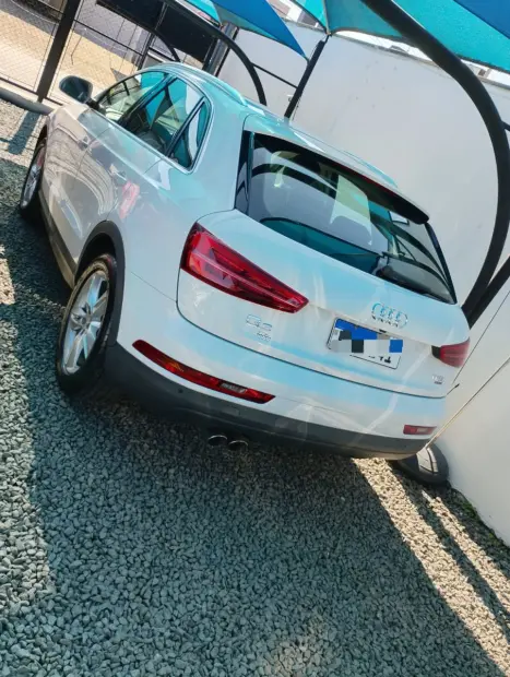 AUDI Q3 1.4 4P TFSI AMBIENTE S-TRONIC AUTOM�TICO, Foto 2