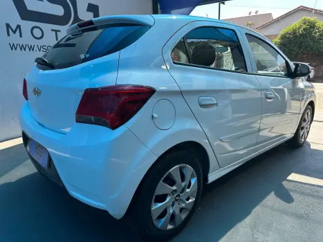 CHEVROLET Onix Hatch 1.0 4P FLEX LT, Foto 6 CHEVROLET Onix Hatch 1.0 4P FLEX LT, Foto 6