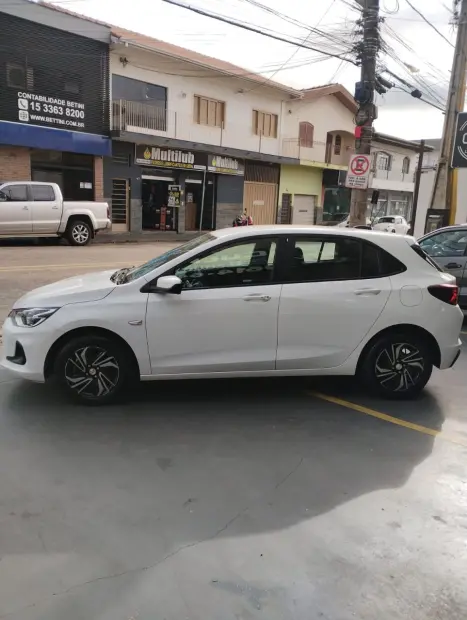 CHEVROLET Onix Hatch 1.0 4P FLEX LT, Foto 4 CHEVROLET Onix Hatch 1.0 4P FLEX LT, Foto 4