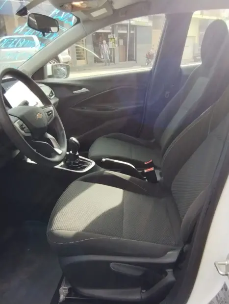 CHEVROLET Onix Hatch 1.0 4P FLEX LT, Foto 10 CHEVROLET Onix Hatch 1.0 4P FLEX LT, Foto 10
