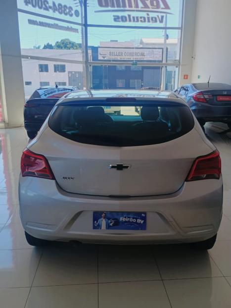 CHEVROLET Onix Hatch 1.0 4P FLEX BLACK, Foto 6