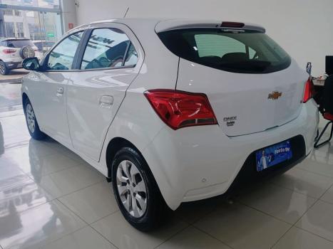 CHEVROLET Onix Hatch 1.0 4P FLEX LT, Foto 4