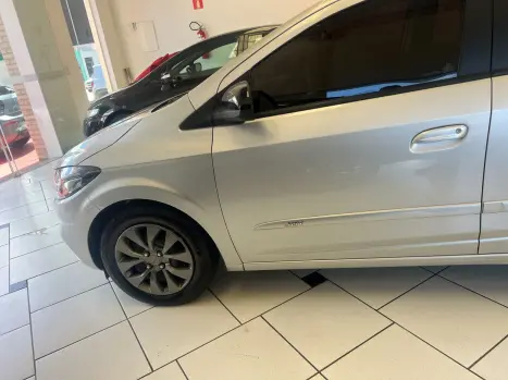 CHEVROLET Onix Hatch 1.0 4P FLEX JOY, Foto 3