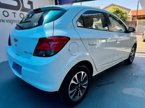 CHEVROLET Onix Hatch 1.4 4P FLEX LTZ, Foto 4