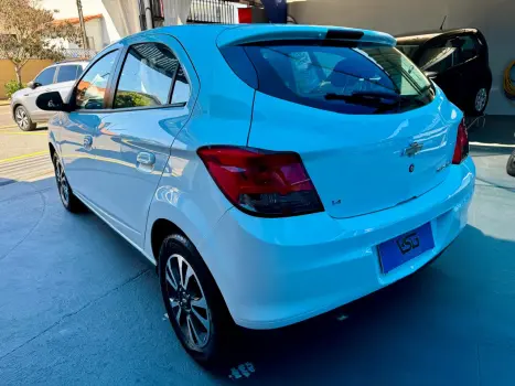 CHEVROLET Onix Hatch 1.4 4P FLEX LTZ, Foto 6