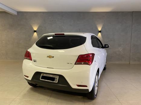 CHEVROLET Onix Hatch 1.4 4P FLEX LT, Foto 5