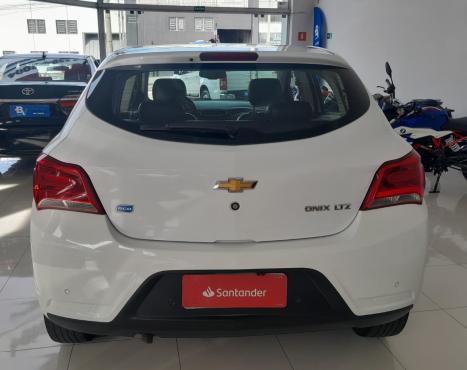 CHEVROLET Onix Hatch 1.4 4P FLEX LTZ AUTOM�TICO, Foto 6