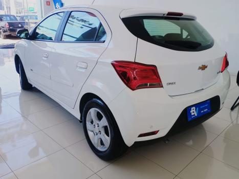 CHEVROLET Onix Hatch 1.4 4P FLEX LT, Foto 4