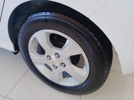 CHEVROLET Onix Hatch 1.4 4P FLEX LT, Foto 8