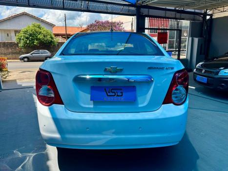 CHEVROLET Sonic Sedan 1.6 16V 4P LTZ FLEX AUTOM�TICO, Foto 5