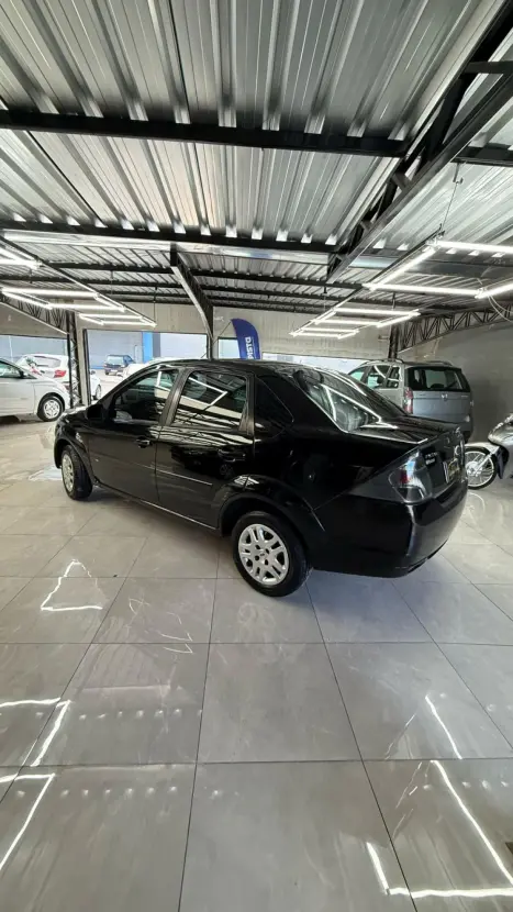 FORD Fiesta Hatch 1.6 4P, Foto 3