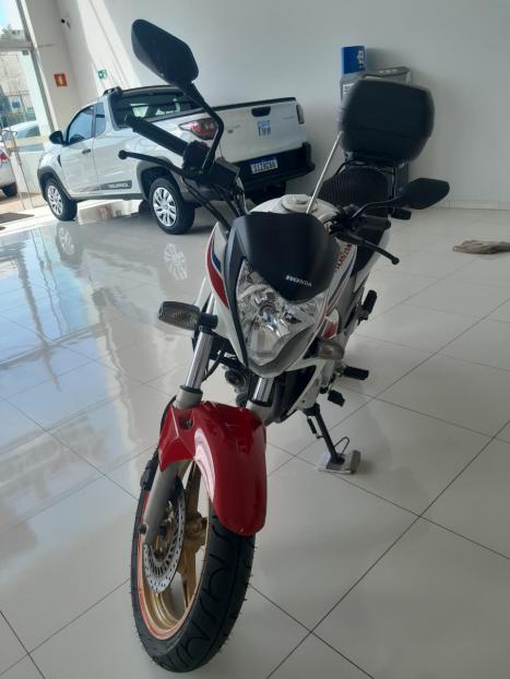 HONDA CB 300 R ESPECIAL EDITION, Foto 12