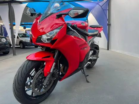 HONDA CBR 1000 RR FIRE BLADE, Foto 3