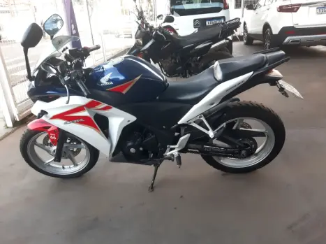 HONDA CBR 250 R, Foto 6