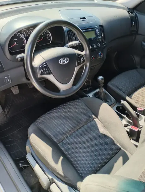 HYUNDAI I30 2.0 16V 4P, Foto 7