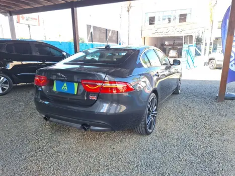 JAGUAR XE 2.0 16V 4P SI4 PURE TECH TURBO AUTOMÁTICO, Foto 3 JAGUAR XE 2.0 16V 4P SI4 PURE TECH TURBO AUTOMÁTICO, Foto 3