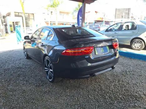 JAGUAR XE 2.0 16V 4P SI4 PURE TECH TURBO AUTOMÁTICO, Foto 4 JAGUAR XE 2.0 16V 4P SI4 PURE TECH TURBO AUTOMÁTICO, Foto 4