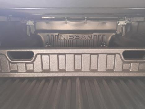 NISSAN Frontier 2.3 16V PRO4X CABINE DUPLA 4X4 BI-TURBO DIESEL AUTOMTICO, Foto 5