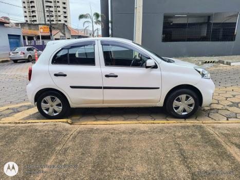 NISSAN March 1.0 12V 4P S FLEX, Foto 4