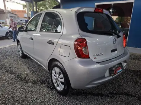 NISSAN March 1.0 16V 4P FLEX, Foto 4