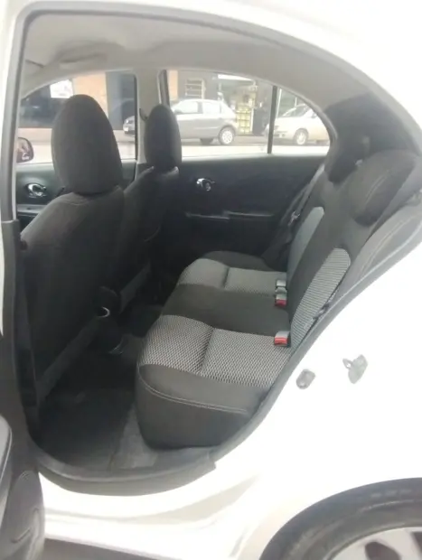 NISSAN March 1.0 16V 4P SV FLEX, Foto 11