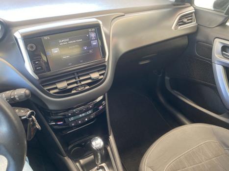 PEUGEOT 208 , Foto 6