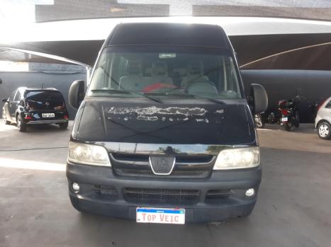 PEUGEOT Boxer 2.3 HDI 330 TURBO DIESEL 16 LUGARES, Foto 2