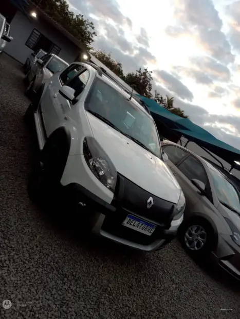 RENAULT Sandero 1.6 16V 4P FLEX STEPWAY AUTOMÁTICO, Foto 3 RENAULT Sandero 1.6 16V 4P FLEX STEPWAY AUTOMÁTICO, Foto 3