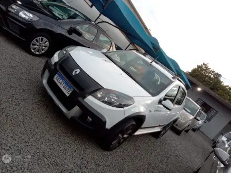 RENAULT Sandero 1.6 16V 4P FLEX STEPWAY AUTOMÁTICO, Foto 4 RENAULT Sandero 1.6 16V 4P FLEX STEPWAY AUTOMÁTICO, Foto 4