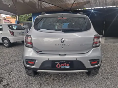 RENAULT Sandero 1.6 4P FLEX STEPWAY, Foto 5 RENAULT Sandero 1.6 4P FLEX STEPWAY, Foto 5