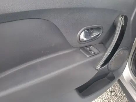 RENAULT Sandero 1.6 4P FLEX STEPWAY, Foto 9 RENAULT Sandero 1.6 4P FLEX STEPWAY, Foto 9