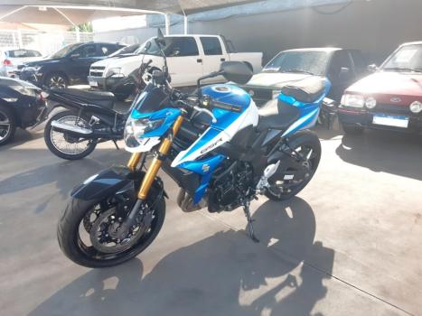 SUZUKI GSR 750 ZA, Foto 2