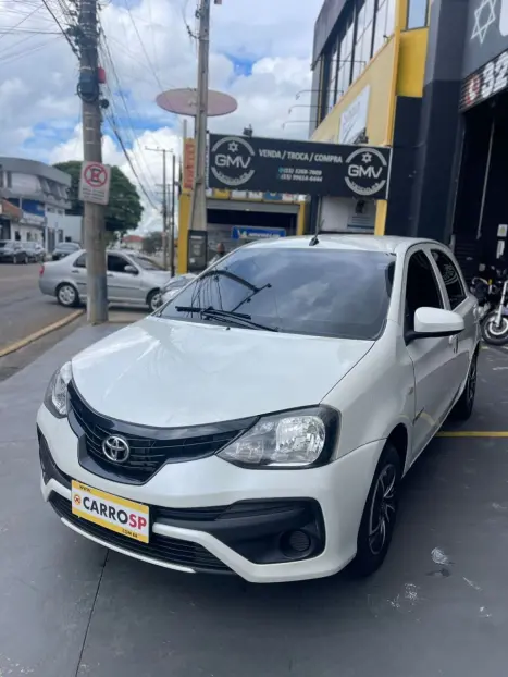 TOYOTA Etios Hatch 1.3 16V 4P FLEX X, Foto 1