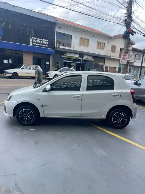 TOYOTA Etios Hatch 1.3 16V 4P FLEX X, Foto 4