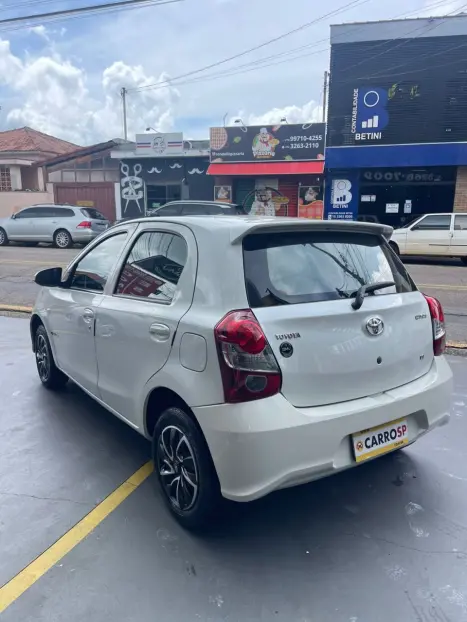 TOYOTA Etios Hatch 1.3 16V 4P FLEX X, Foto 8