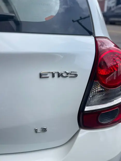 TOYOTA Etios Hatch 1.3 16V 4P FLEX X, Foto 9
